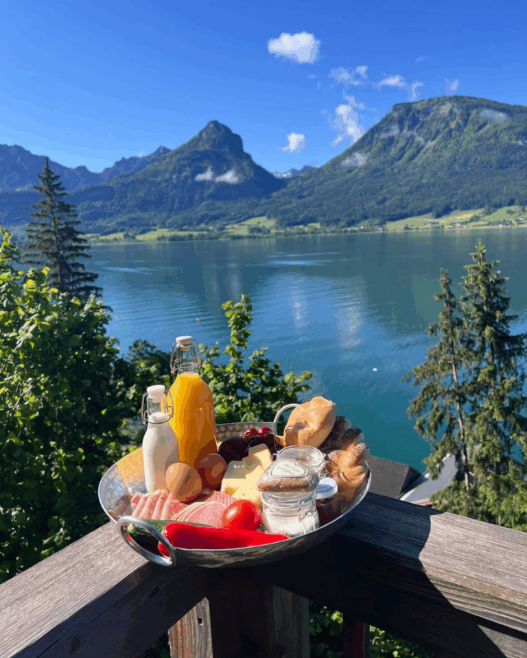 Frühstück mit Seeblick auf den Wolfgangsee