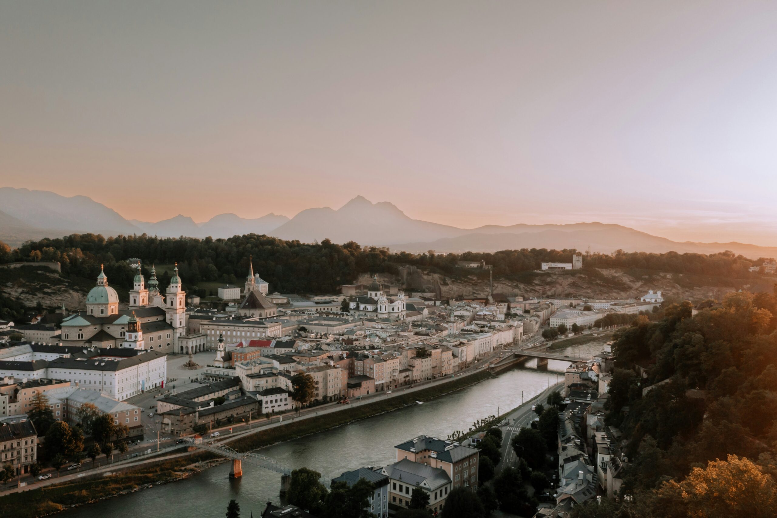 Salzburg Rooftop Abendstimmung